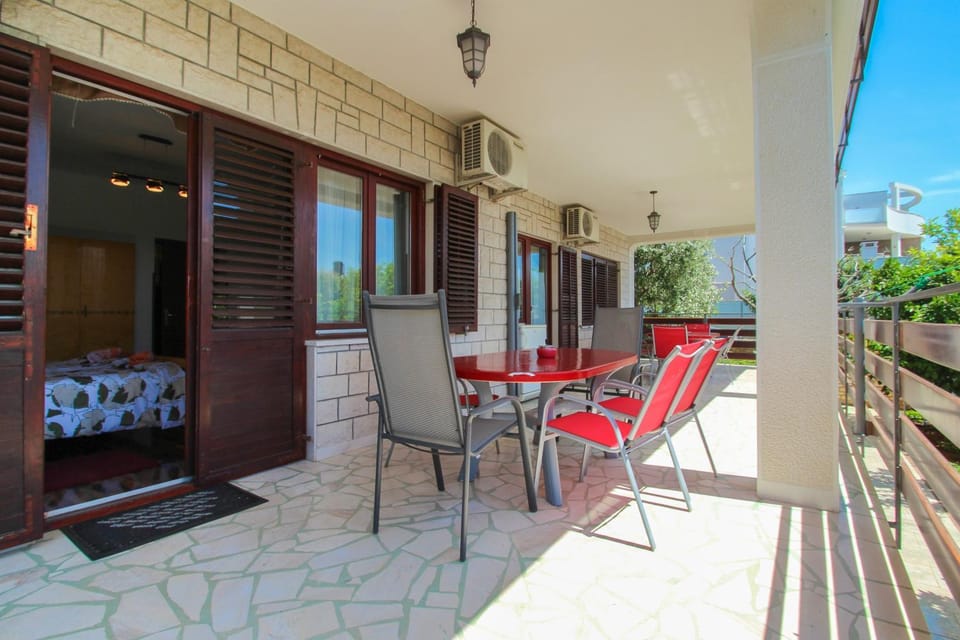 Balcony/Terrace, Internal: Not applicable to any particular room