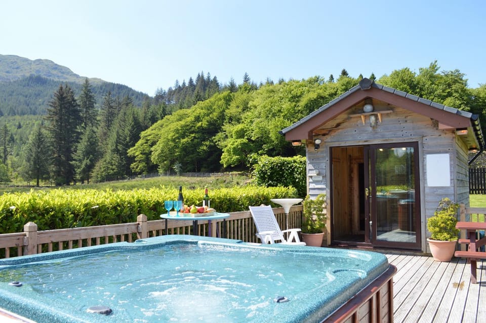 Hot Tub, Sauna