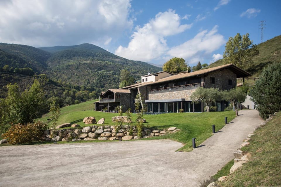 Patio, Spring, Natural landscape, Summer, Garden, Autumn, Garden view, Mountain view