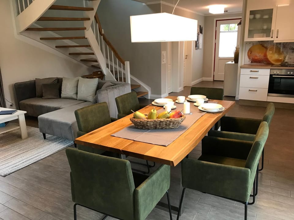 Coffee/tea facilities, Living room, Dining area