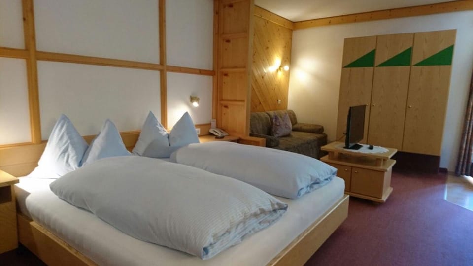Living room, Bedroom