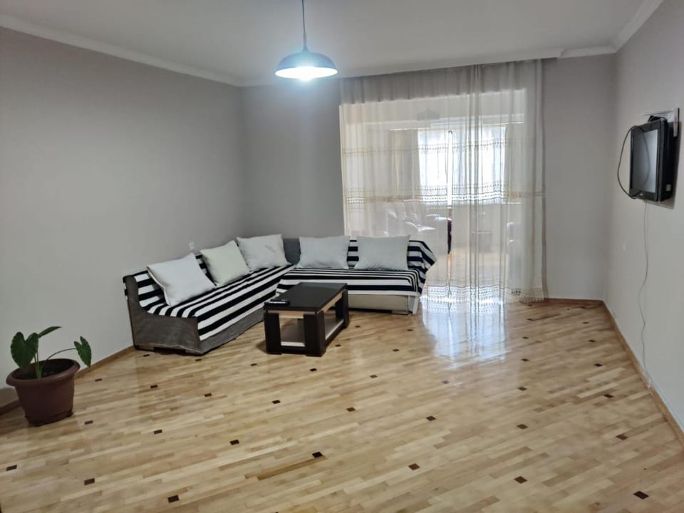 TV and multimedia, Living room, Dining area