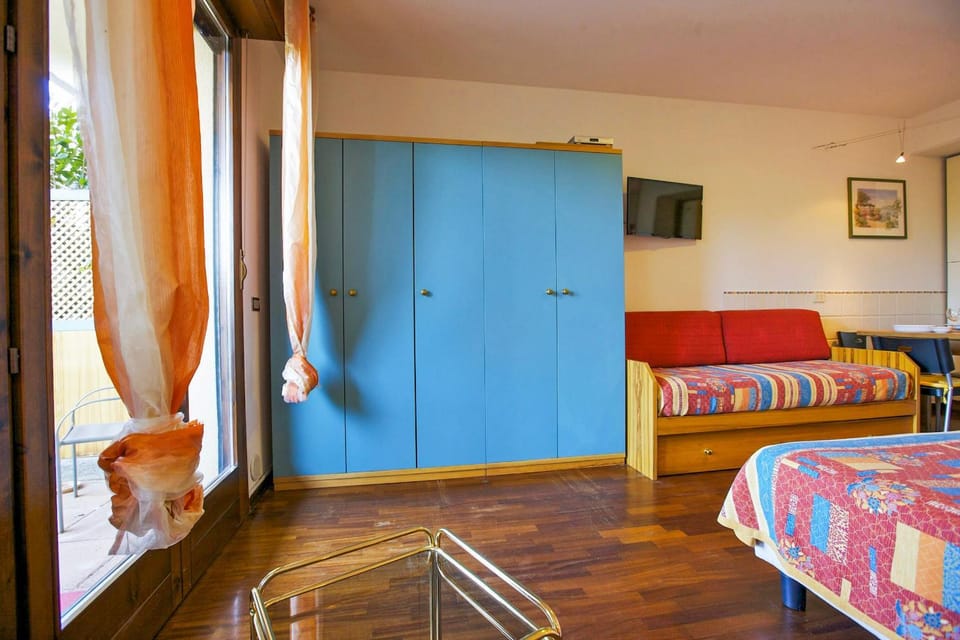 Bed, TV and multimedia