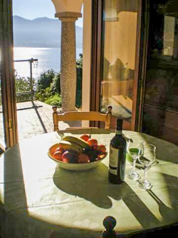 Living room, Dining area, Lake view, Mountain view