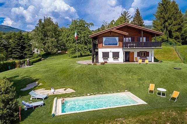 Property building, Garden, Swimming pool