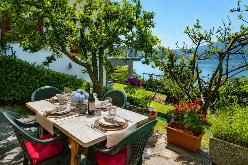Garden, Lake view, Mountain view