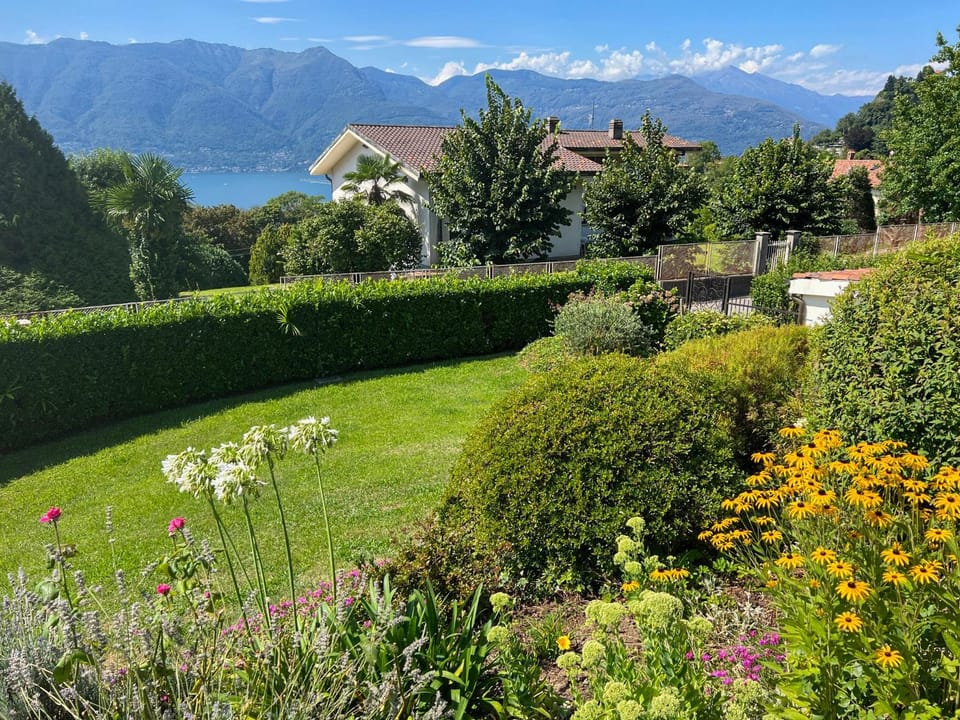 Garden view, Lake view, Mountain view