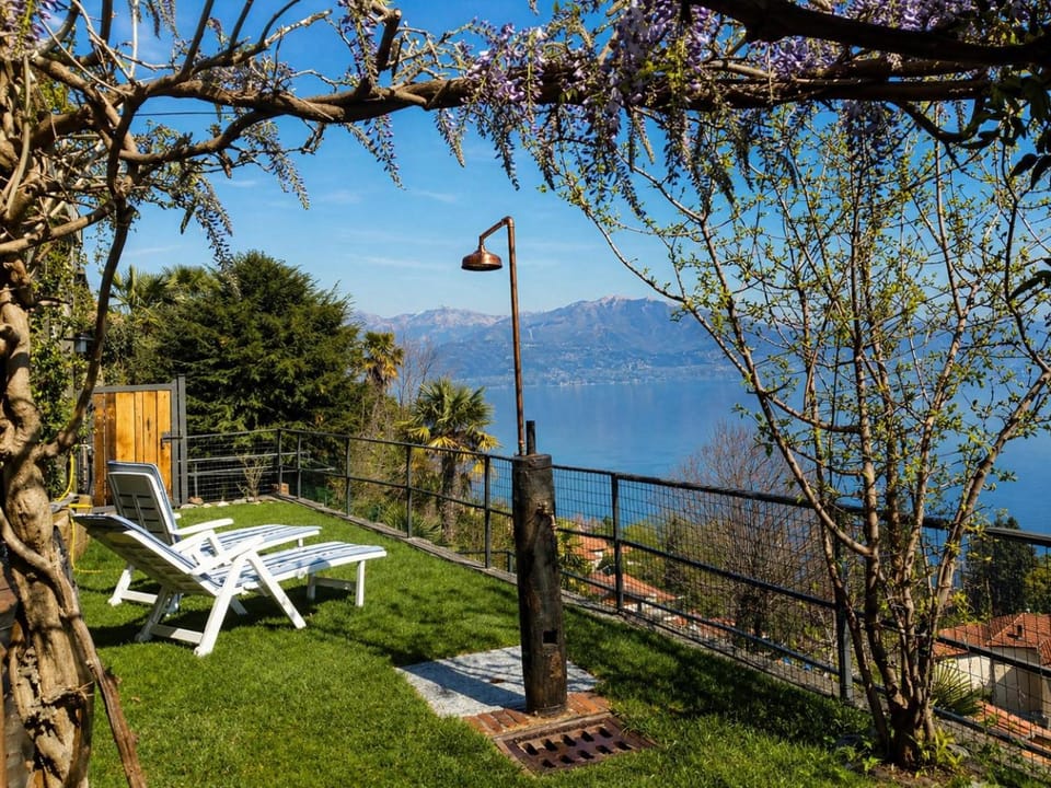 Garden, Garden view, Lake view, sunbed