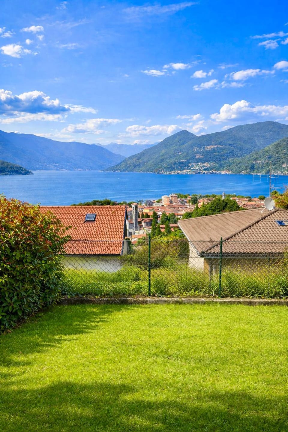 Garden, Lake view, Mountain view
