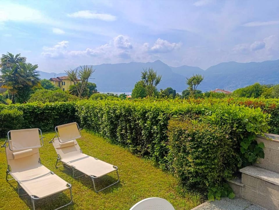 Garden, sunbed