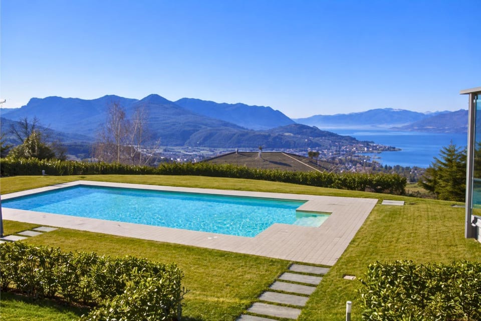 Lake view, Mountain view, Swimming pool