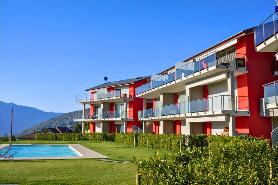 Lake view, Mountain view, Swimming pool