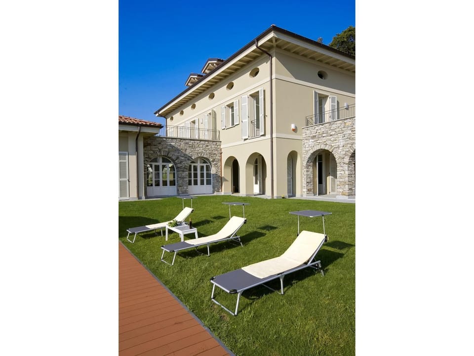 Property building, sunbed