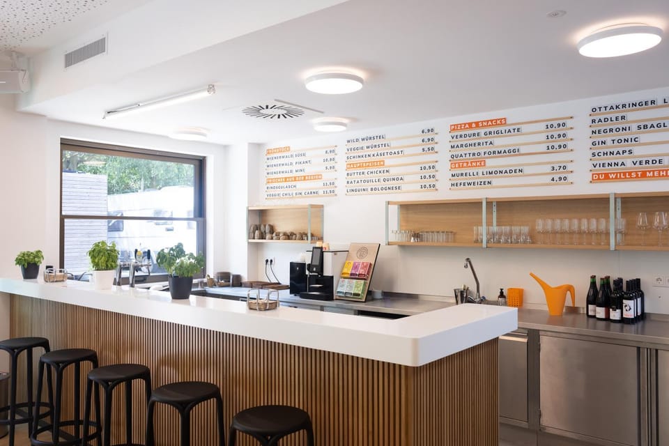 Lounge or bar, Food and drinks, Drinks