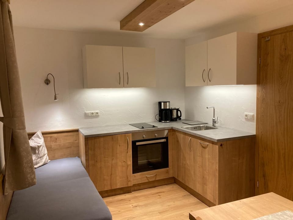 Coffee/tea facilities, Kitchen or kitchenette, dishwasher, pet friendly, stove