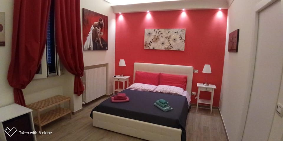 Bedroom, City view