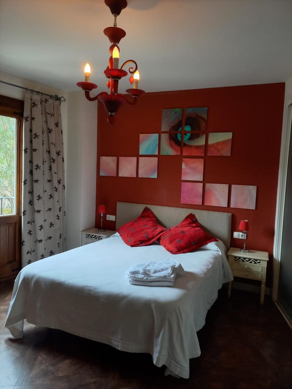 Photo of the whole room