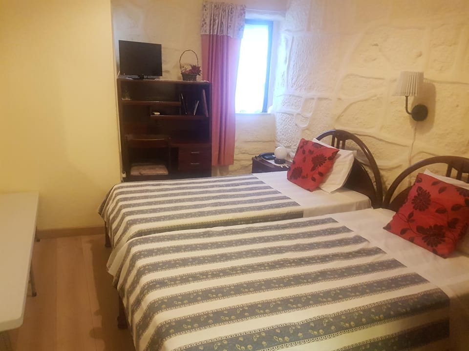 Caldeira Guest House Bed and Breakfast in Porto