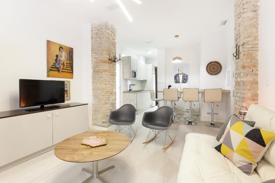Communal lounge/ TV room, TV and multimedia, Kitchen or kitchenette, Living room, Dining area