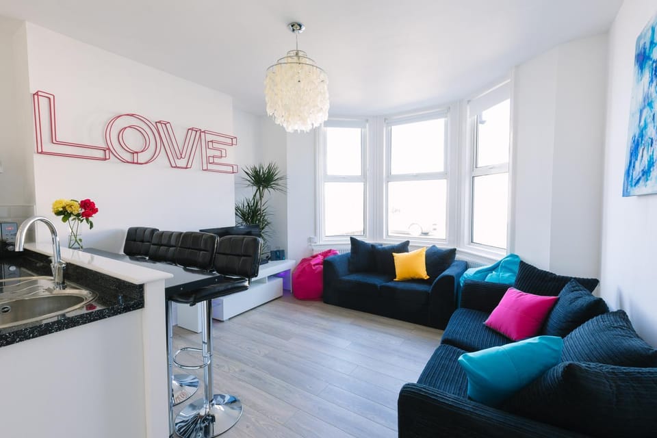 BBQ facilities, Garden, TV and multimedia, Coffee/tea facilities, Balcony/Terrace, Kitchen or kitchenette, Living room, Seating area, Sea view