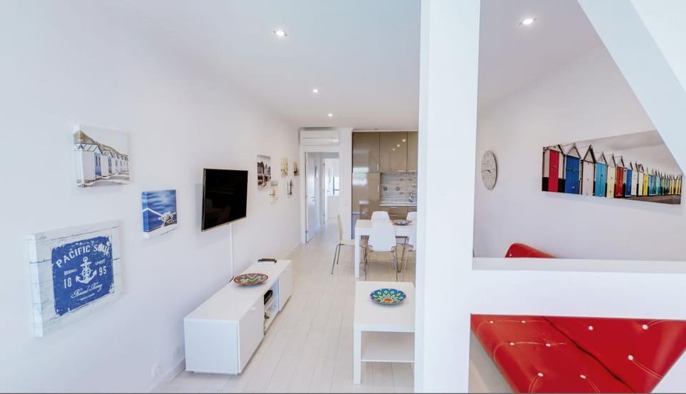 Kitchen or kitchenette, Living room, Dining area