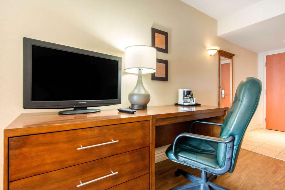 TV and multimedia, Photo of the whole room, On site