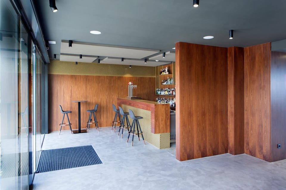 Lounge or bar, Drinks