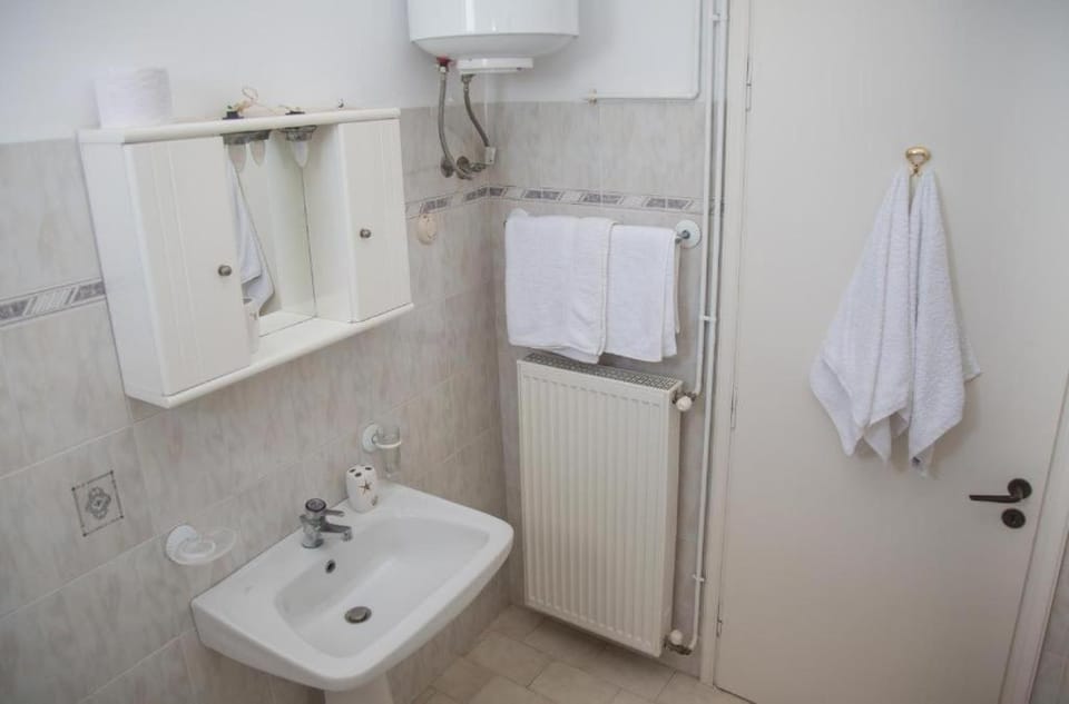 Apartments MARGARITA Kaizer Bridge Apartment in Corfu, Greece