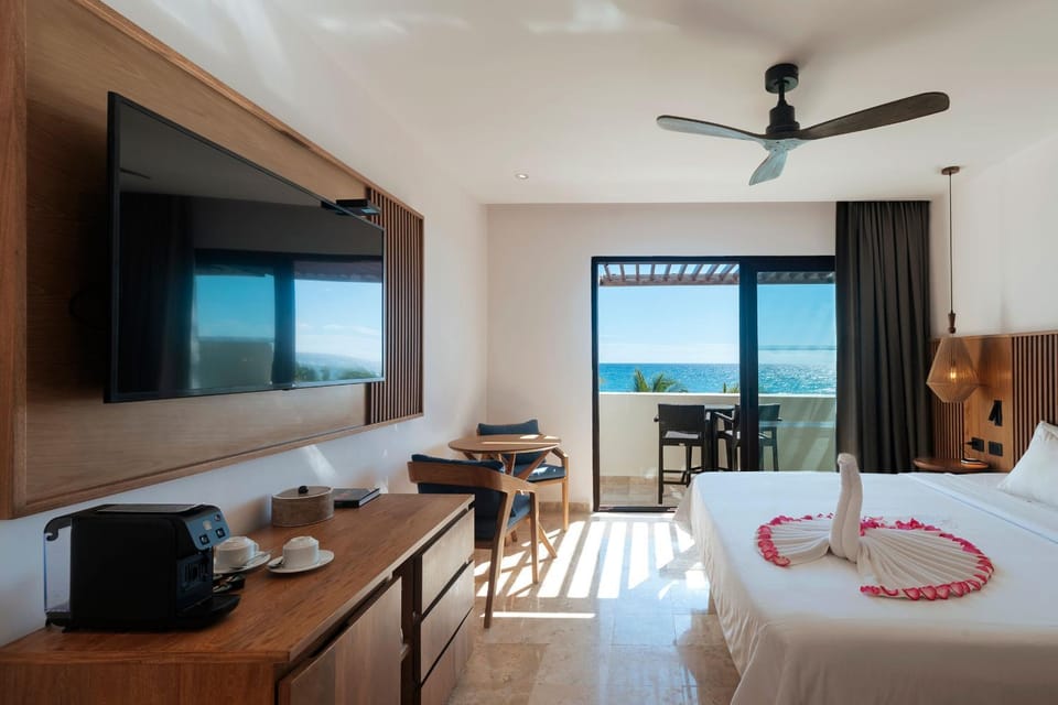 Photo of the whole room, Beach