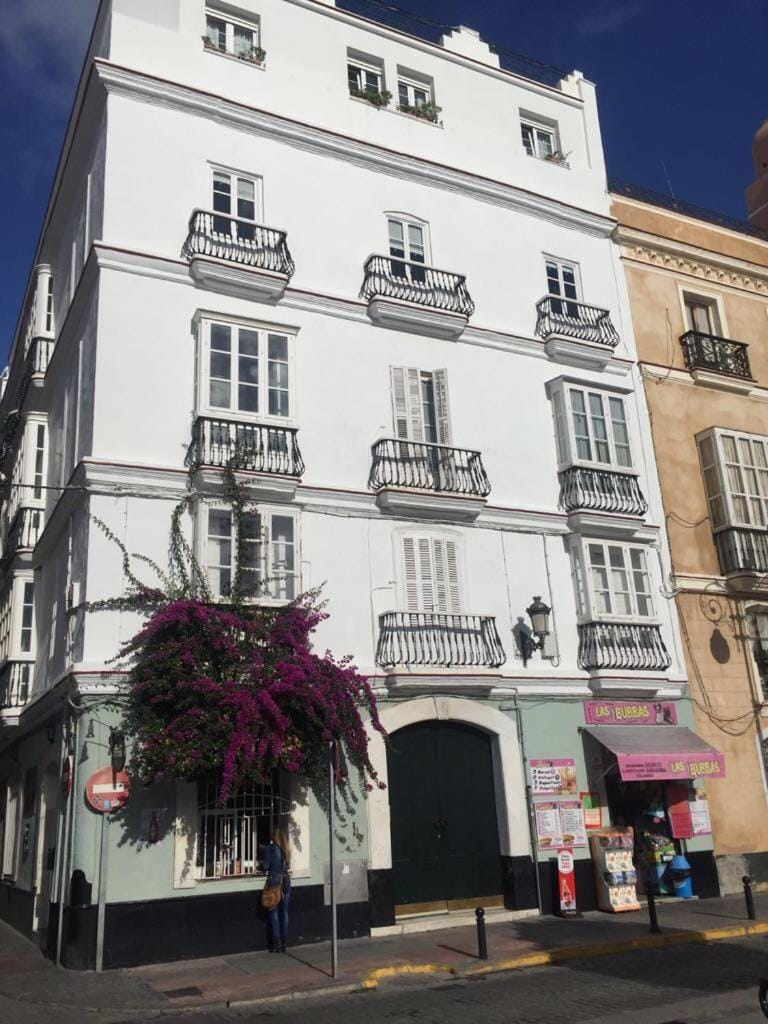 Property building, Facade/entrance, Landmark view