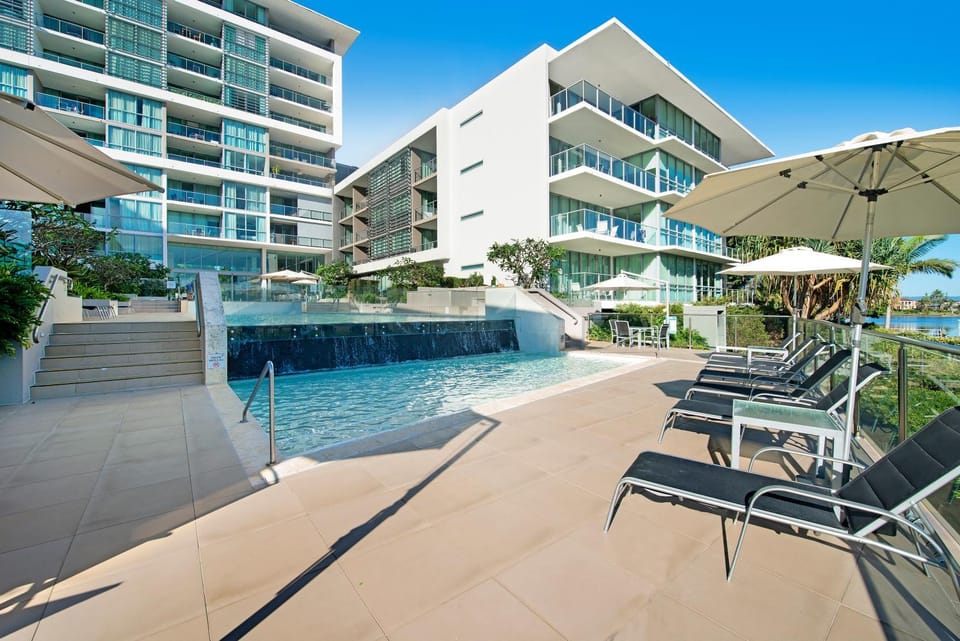 Property building, Swimming pool