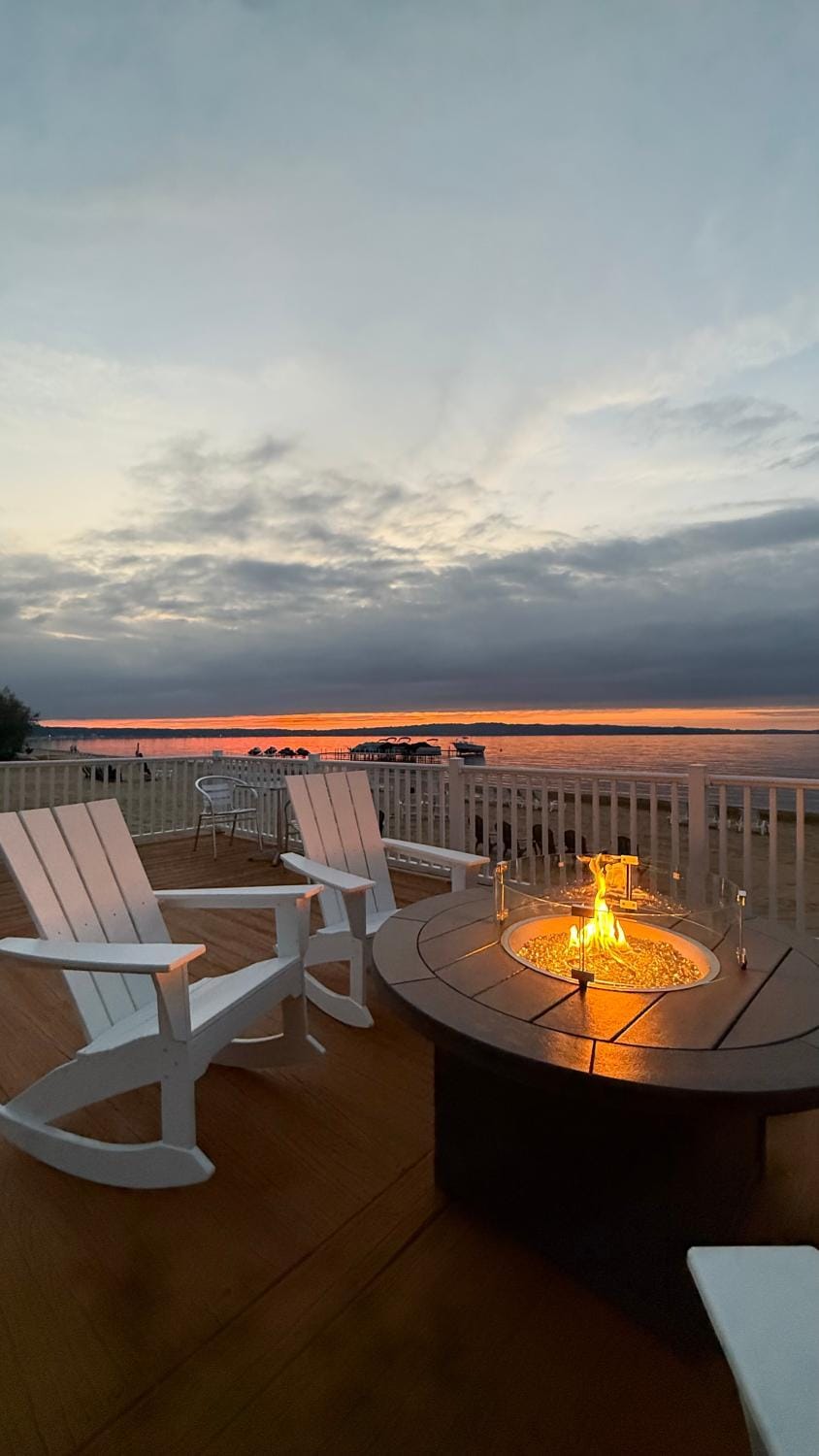 Natural landscape, Seating area