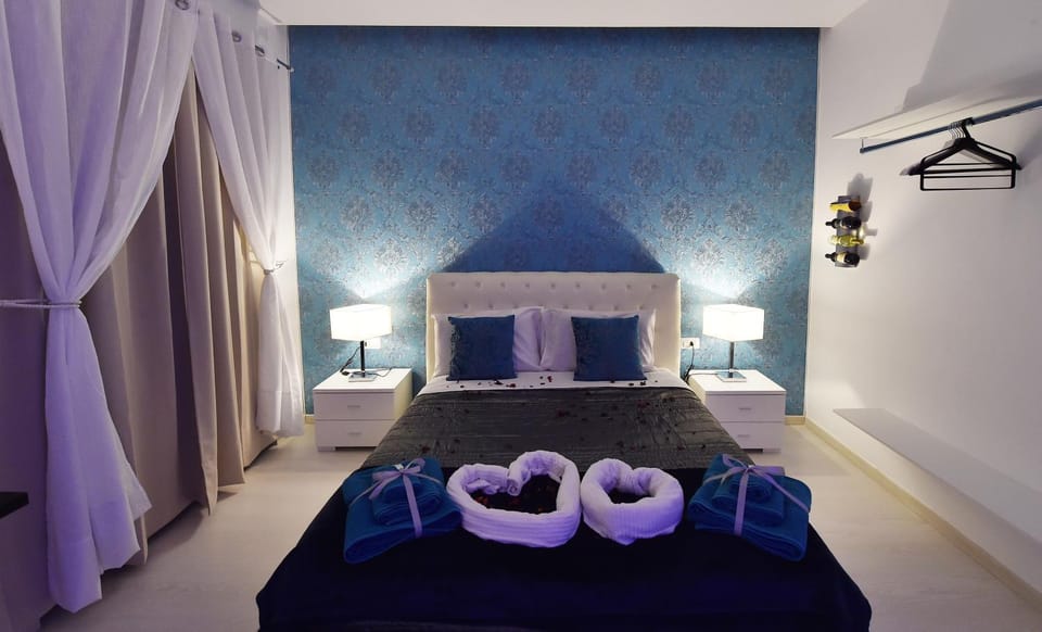Bedroom, Alcoholic drinks