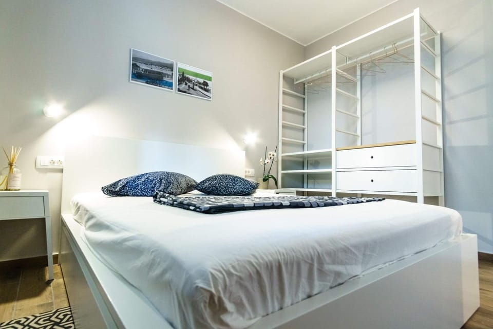 Photo of the whole room, Bedroom, bunk bed