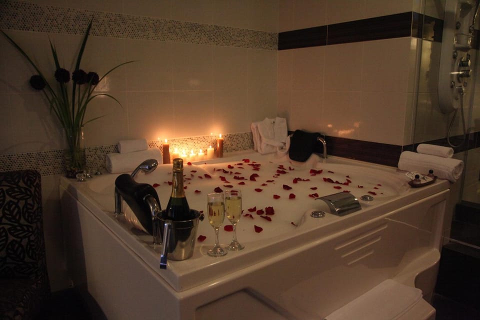 Hot Tub, Sauna, Bathroom, Bath