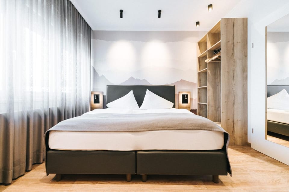 Bed, Photo of the whole room