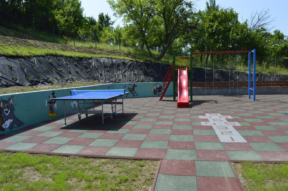 Table tennis
