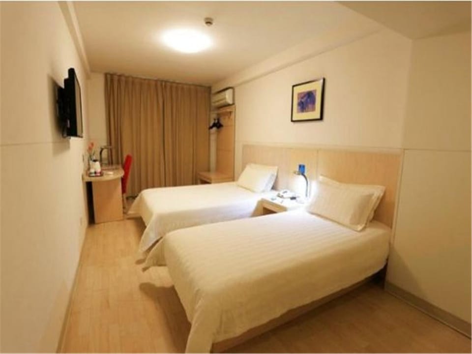 Jinjiang Inn - Qingdao Zhongshan Road Hotel in Qingdao