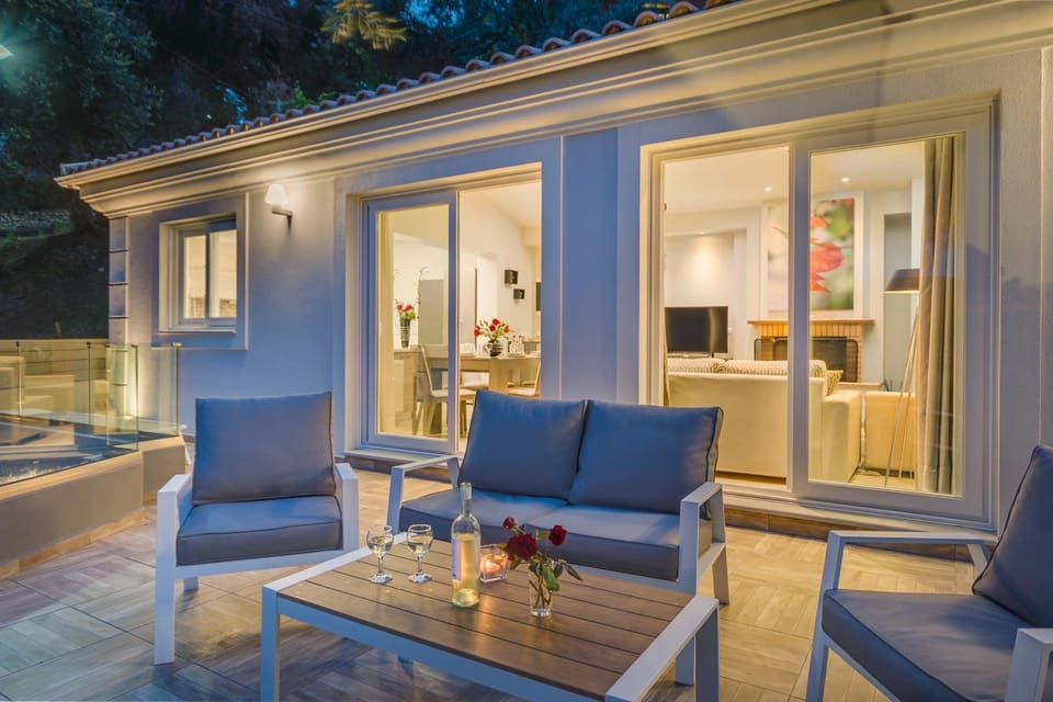 Patio, Balcony/Terrace, Seating area