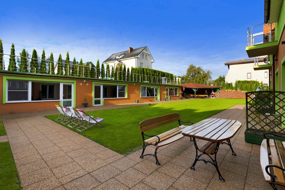 Property building, Day, Natural landscape, Garden, Garden, Garden view, furniture, sunbed