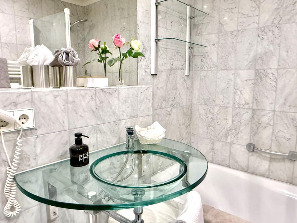 Shower, Bathroom, Bath, towels