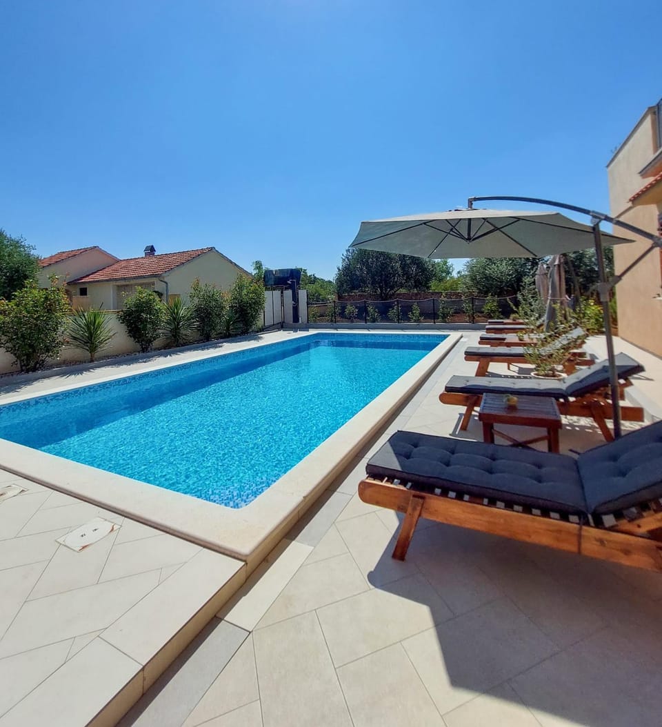 Pool view, Swimming pool, sunbed