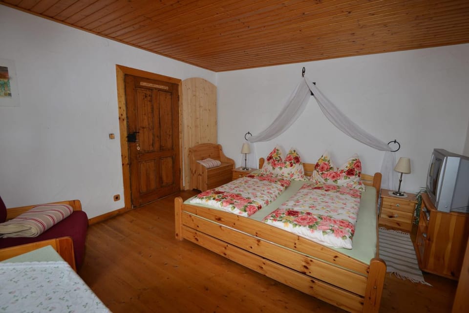 Reiterbauernhof Schönlehenhof Farm Stay in Austria