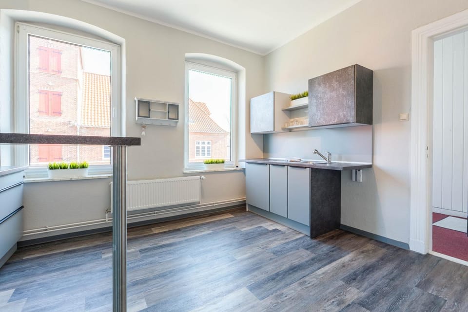 Kitchen or kitchenette, dishwasher, kitchen