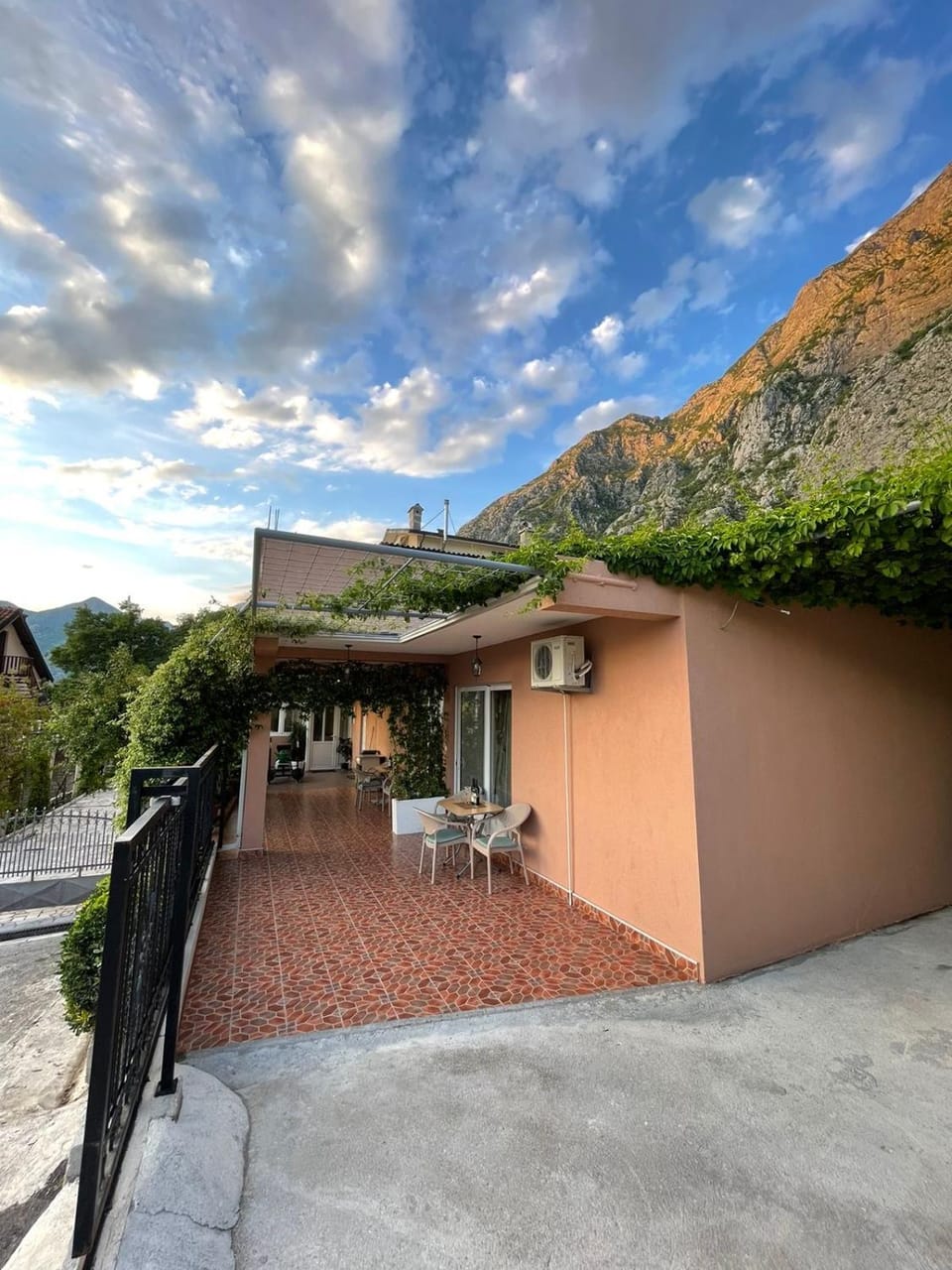 Property building, Mountain view