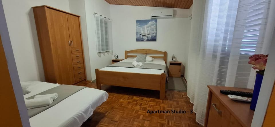 Bed, Photo of the whole room, Bedroom, towels, wardrobe