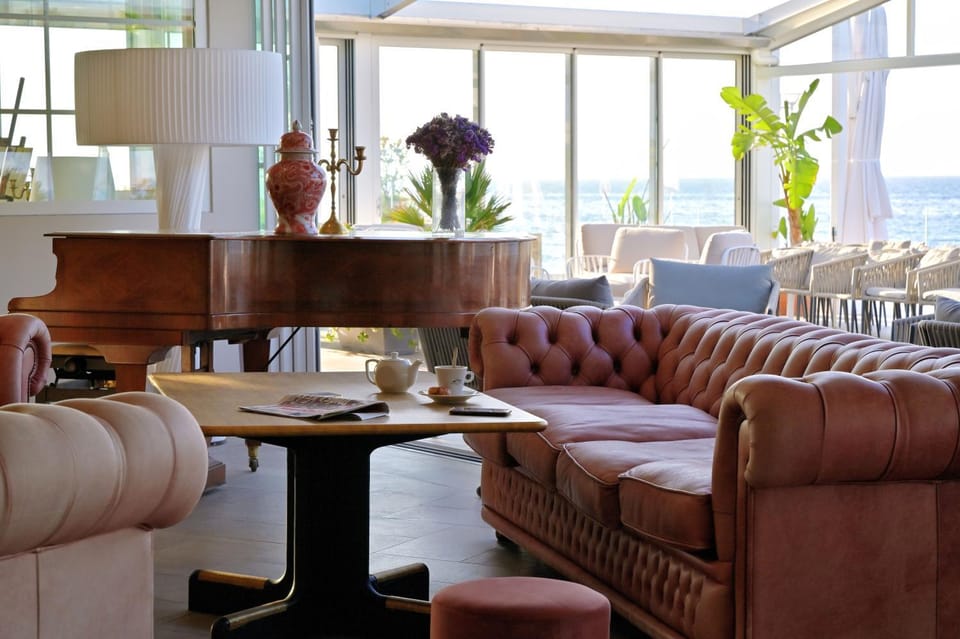 Living room, Lounge or bar