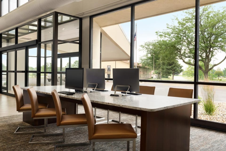 Business facilities, Decorative detail, On site