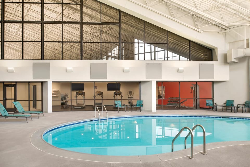 On site, Swimming pool, Swimming pool