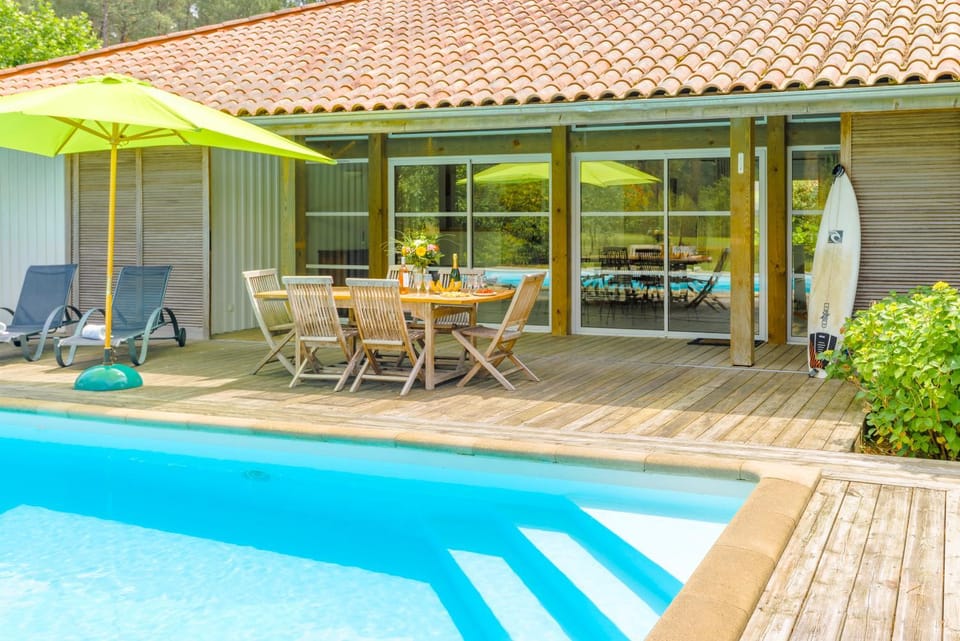 Patio, Facade/entrance, Swimming pool, sunbed
